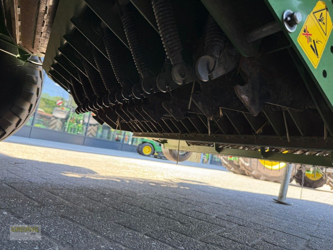 Rundballenpresse типа Krone Comprima V 180 XC, Gebrauchtmaschine в Ahaus (Фотография 9)