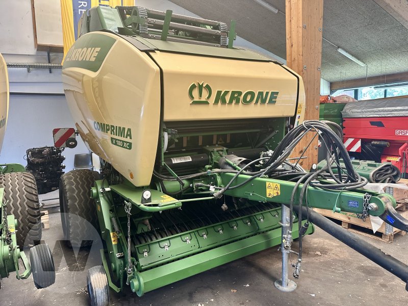 Rundballenpresse des Typs Krone Comprima V 180 XC, Gebrauchtmaschine in Husum (Bild 1)
