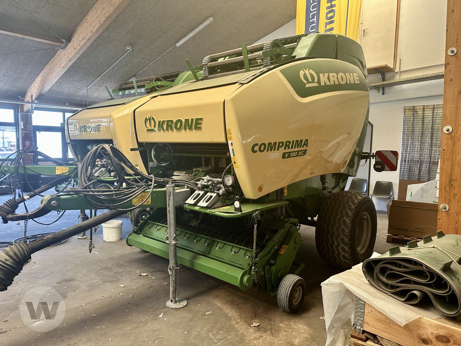 Rundballenpresse des Typs Krone Comprima V 180 XC, Gebrauchtmaschine in Husum (Bild 6)