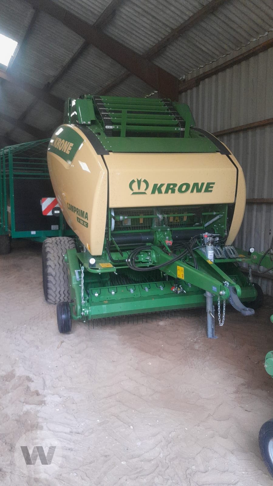 Rundballenpresse des Typs Krone Comprima V 180 XC, Neumaschine in Börm (Bild 1)