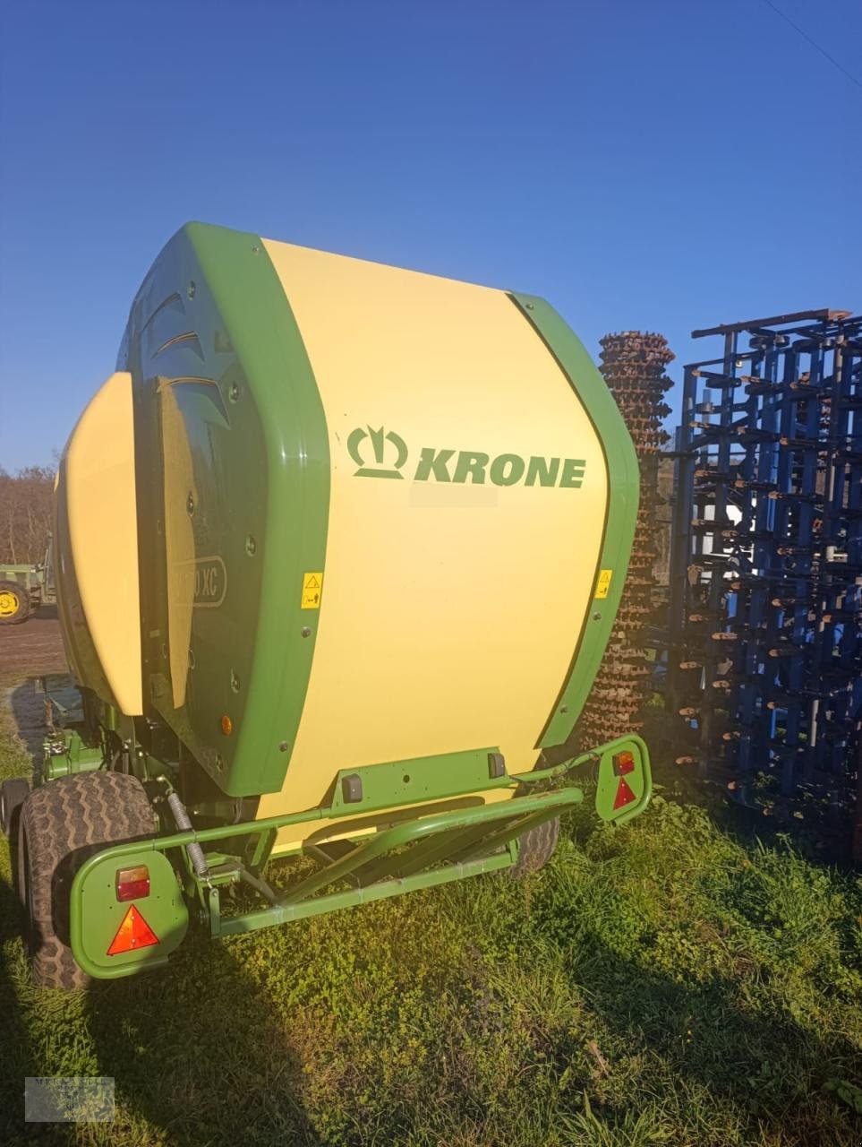 Rundballenpresse типа Krone Comprima V 180 XC, Gebrauchtmaschine в Pragsdorf (Фотография 4)