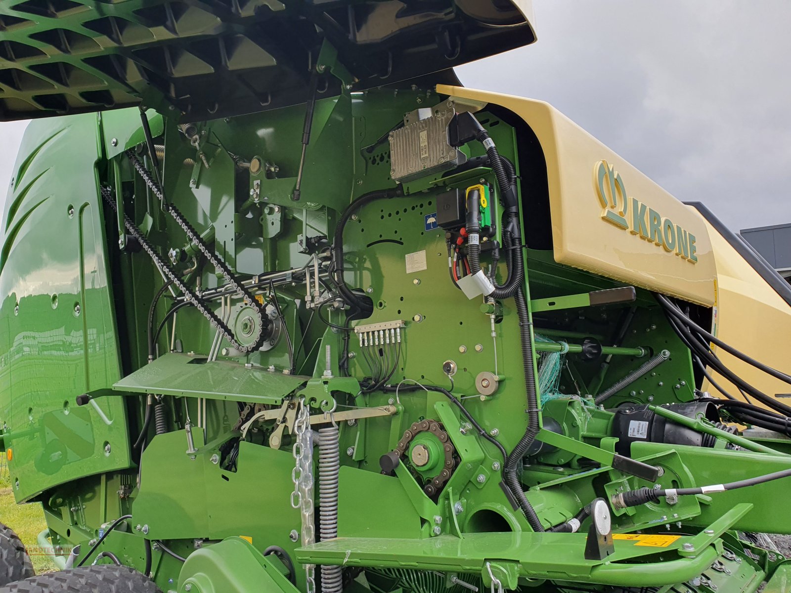 Rundballenpresse του τύπου Krone Comprima V 180 XC, Neumaschine σε Kirkel-Altstadt (Φωτογραφία 7)