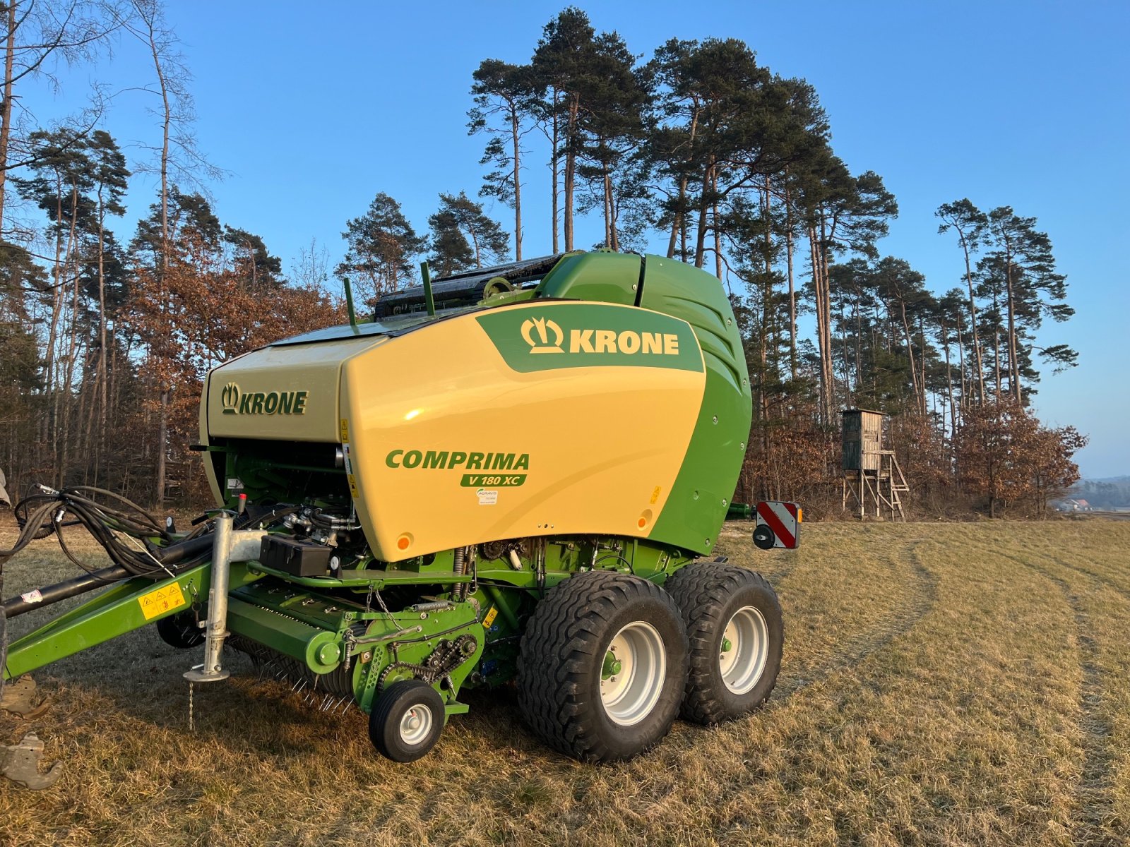 Rundballenpresse от тип Krone Comprima V 180 XC, Gebrauchtmaschine в Markt Erlbach (Снимка 1)