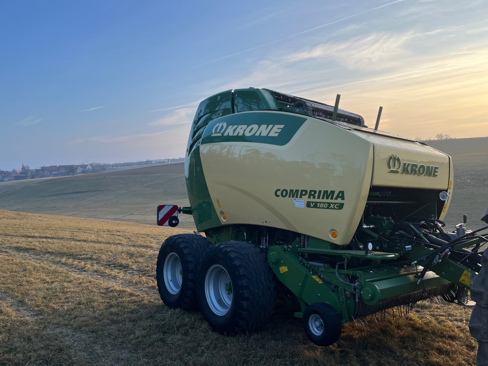 Rundballenpresse от тип Krone Comprima V 180 XC, Gebrauchtmaschine в Markt Erlbach (Снимка 5)