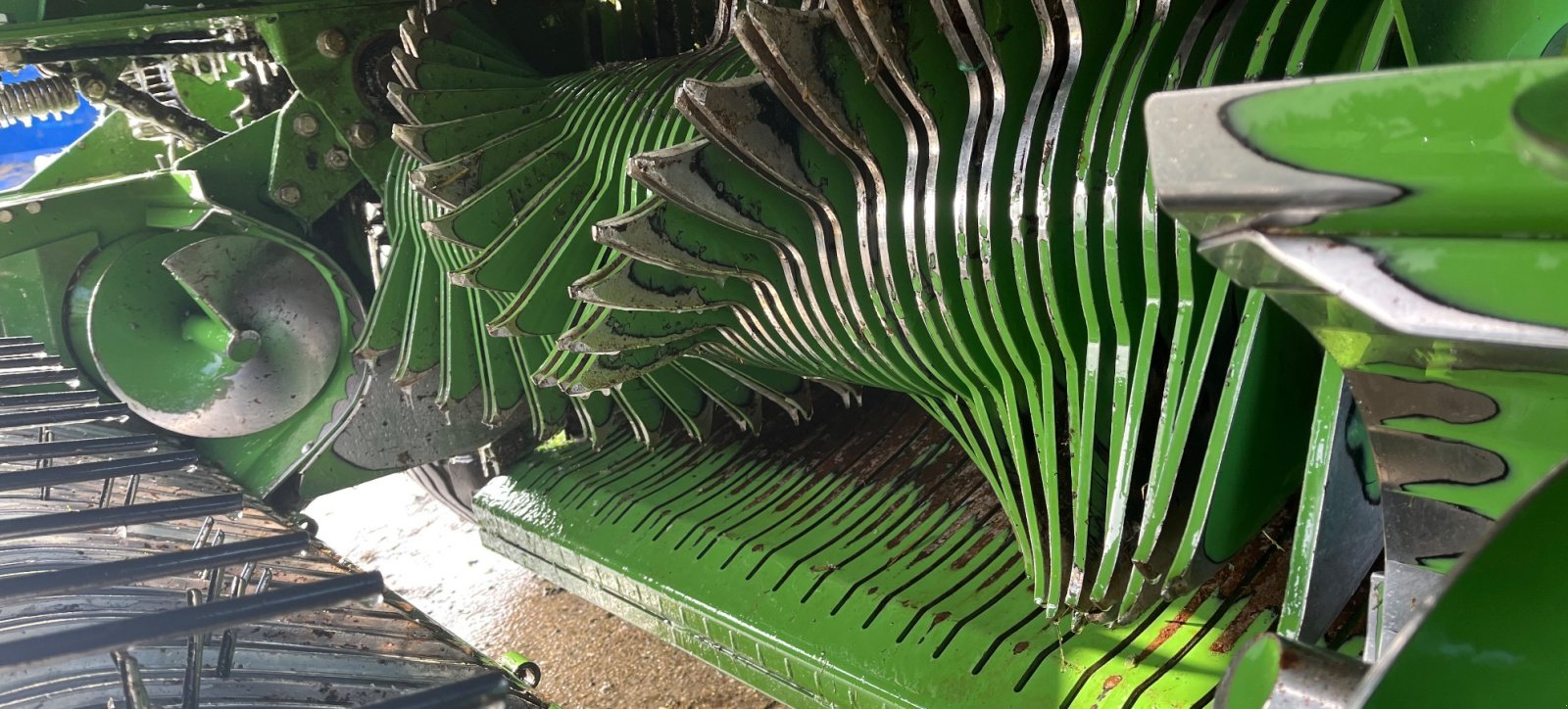 Rundballenpresse от тип Krone Comprima V 180 XC, Gebrauchtmaschine в Markt Erlbach (Снимка 9)