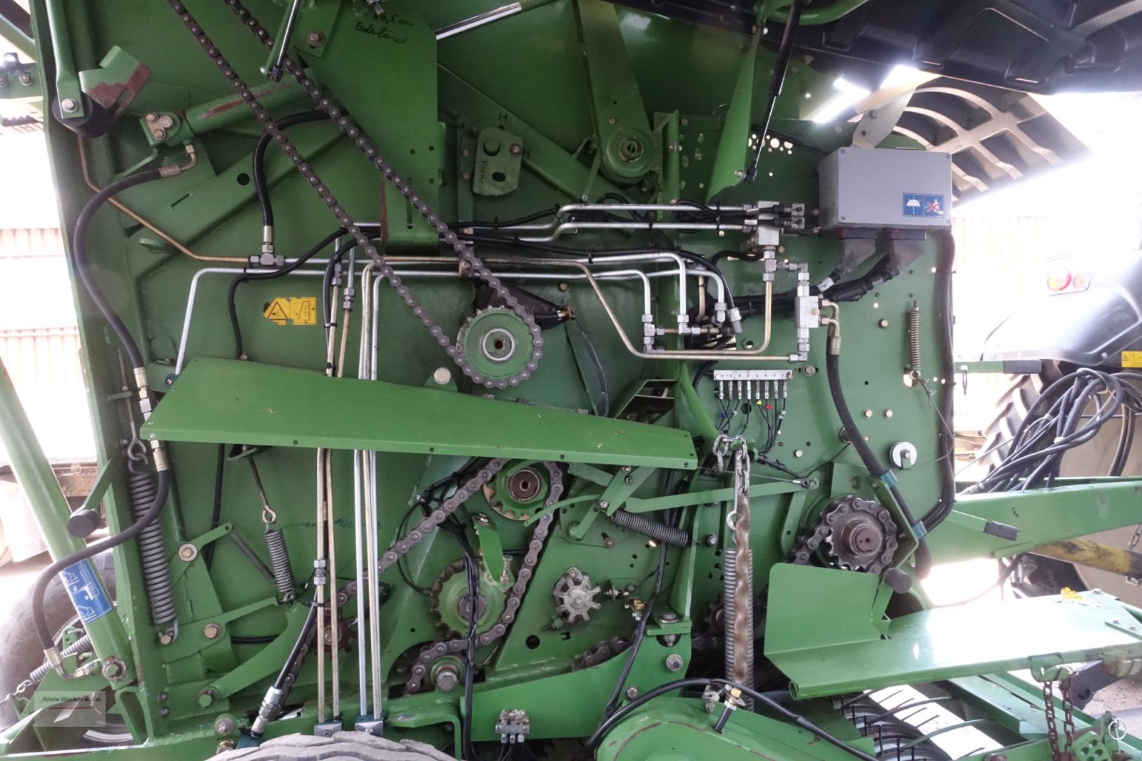 Rundballenpresse typu Krone Comprima V 210 XC, Gebrauchtmaschine v Tapfheim (Obrázek 8)