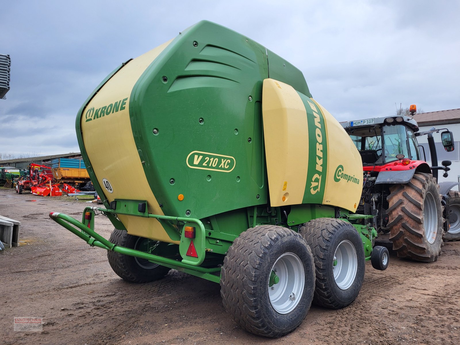 Rundballenpresse типа Krone Comprima V 210 XC, Gebrauchtmaschine в Kirkel-Altstadt (Фотография 3)