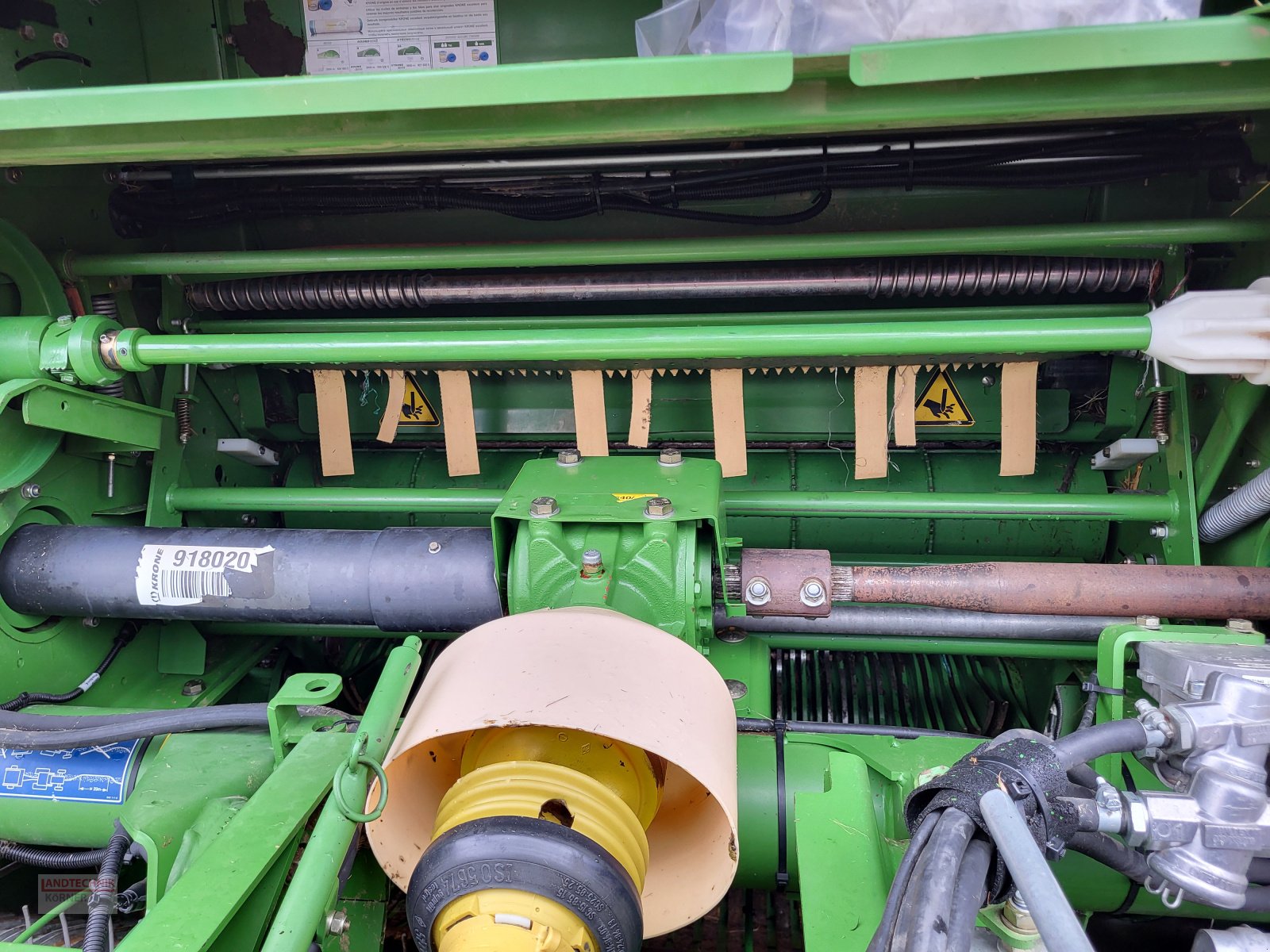 Rundballenpresse типа Krone Comprima V 210 XC, Gebrauchtmaschine в Kirkel-Altstadt (Фотография 11)