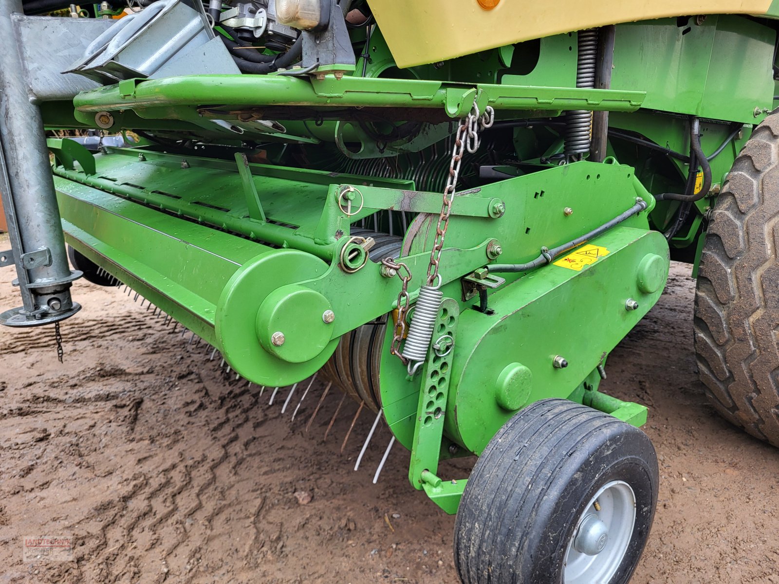 Rundballenpresse типа Krone Comprima V 210 XC, Gebrauchtmaschine в Kirkel-Altstadt (Фотография 12)