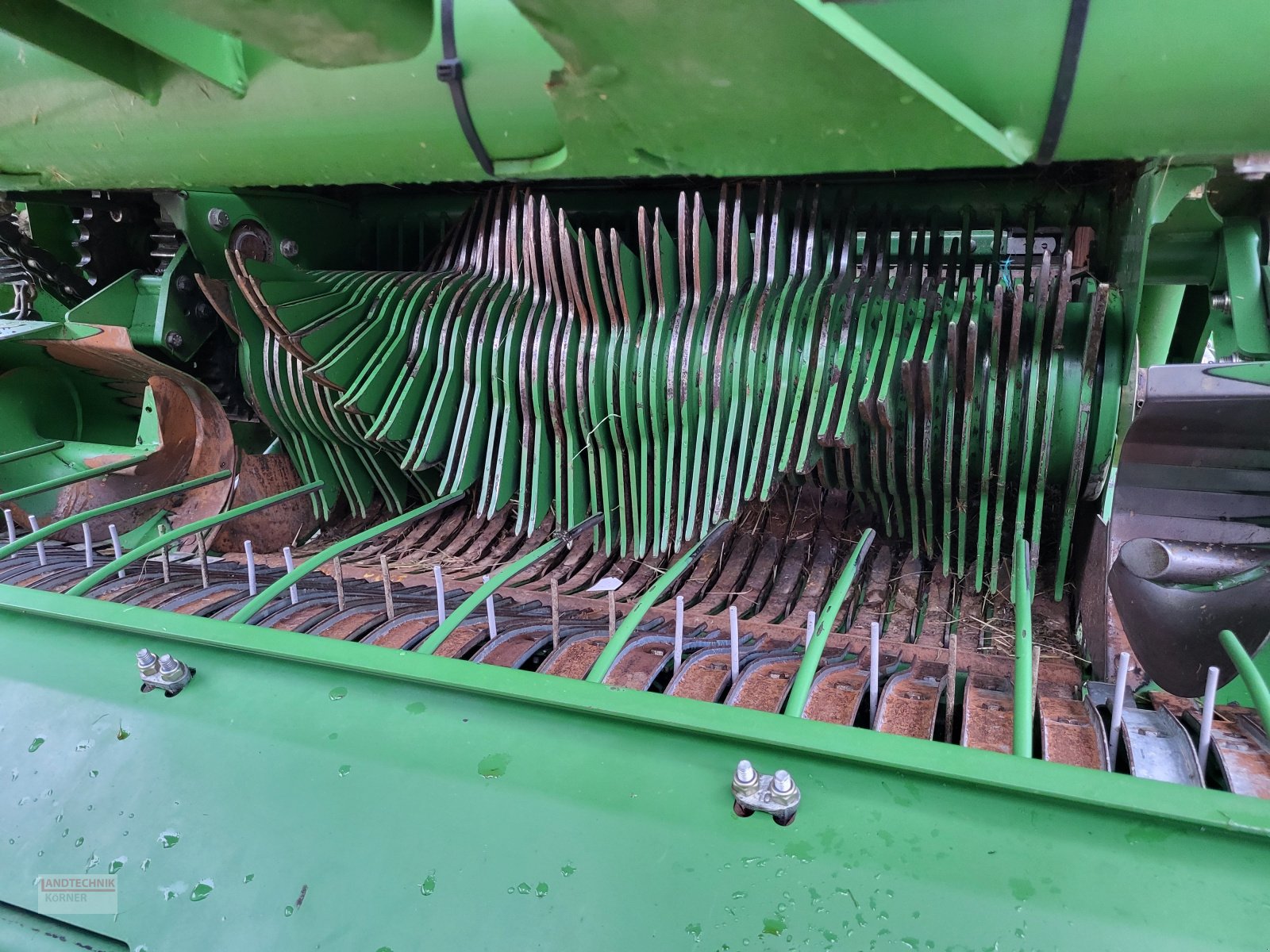 Rundballenpresse типа Krone Comprima V 210 XC, Gebrauchtmaschine в Kirkel-Altstadt (Фотография 13)