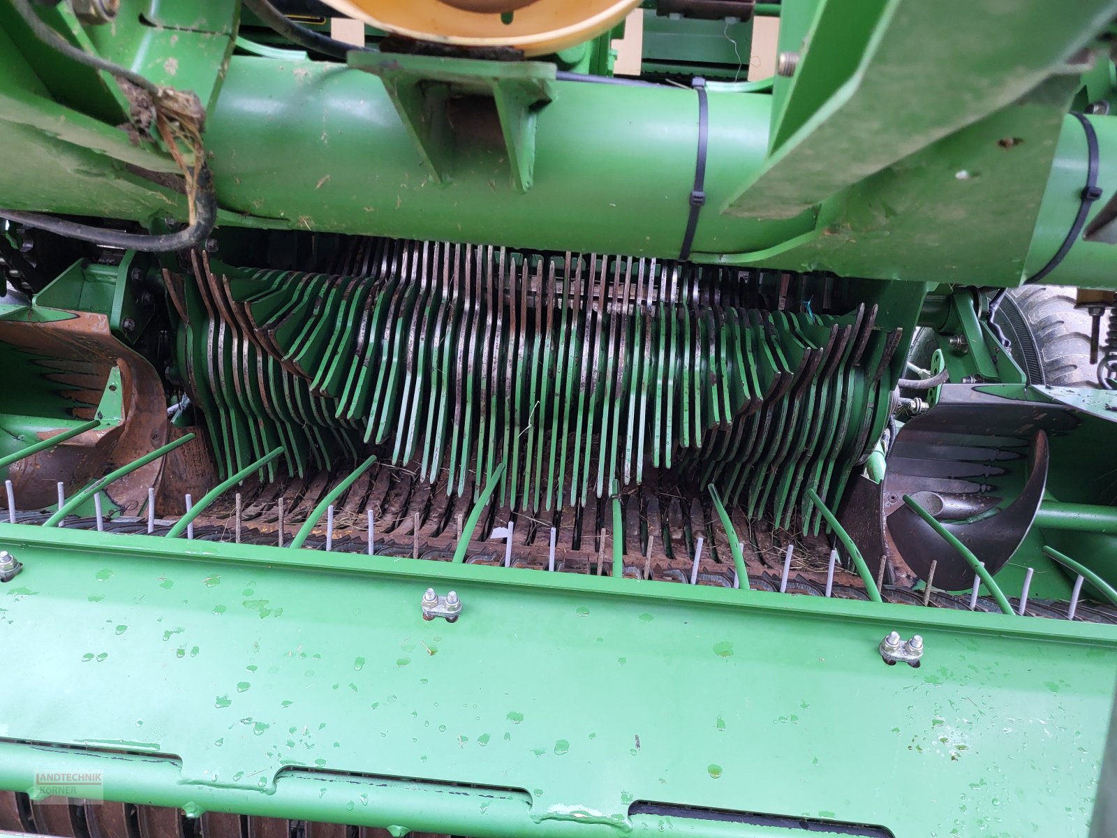 Rundballenpresse типа Krone Comprima V 210 XC, Gebrauchtmaschine в Kirkel-Altstadt (Фотография 14)