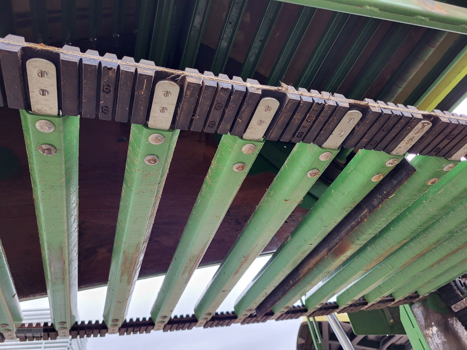 Rundballenpresse типа Krone Comprima V 210 XC, Gebrauchtmaschine в Kirkel-Altstadt (Фотография 24)