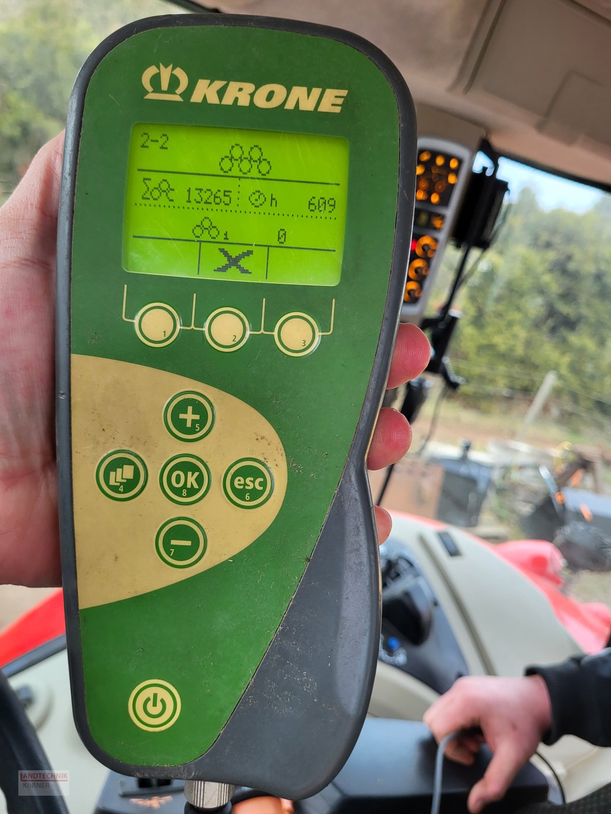 Rundballenpresse типа Krone Comprima V 210 XC, Gebrauchtmaschine в Kirkel-Altstadt (Фотография 27)