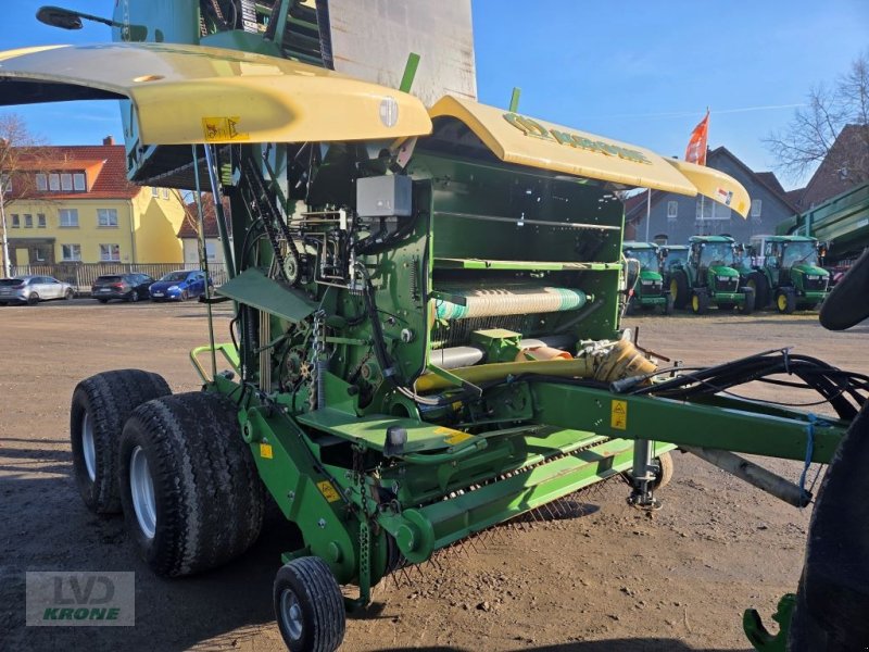 Rundballenpresse типа Krone Comprima V180 XC, Gebrauchtmaschine в Barsinghausen OT Groß Munzel