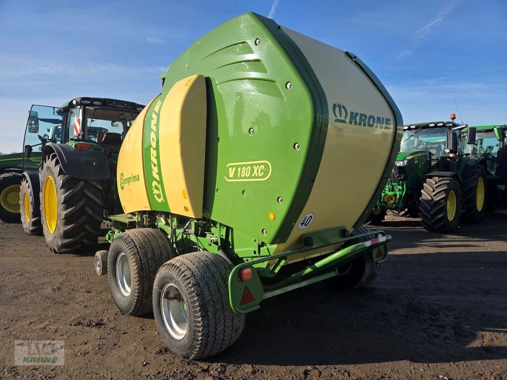 Rundballenpresse типа Krone Comprima V180 XC, Gebrauchtmaschine в Barsinghausen OT Groß Munzel (Фотография 2)