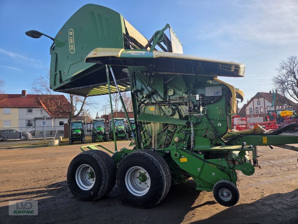 Rundballenpresse типа Krone Comprima V180 XC, Gebrauchtmaschine в Barsinghausen OT Groß Munzel (Фотография 3)