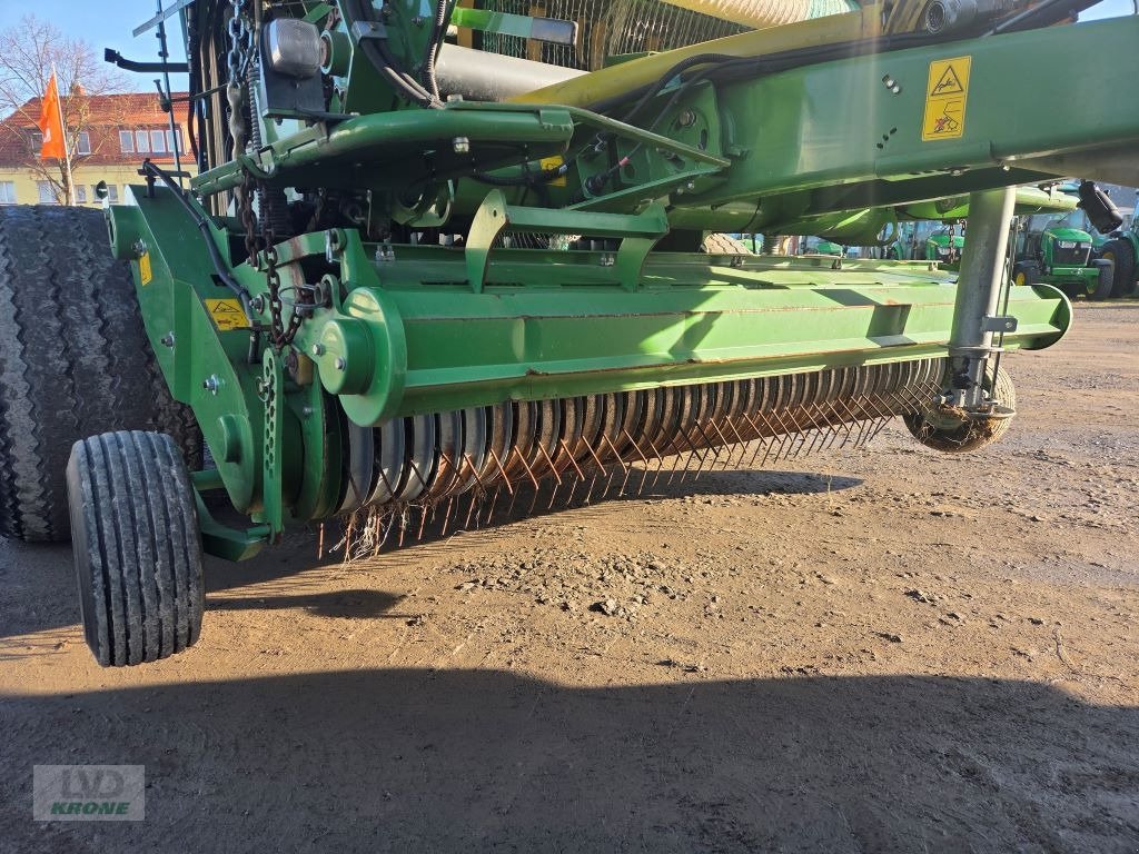 Rundballenpresse типа Krone Comprima V180 XC, Gebrauchtmaschine в Barsinghausen OT Groß Munzel (Фотография 5)