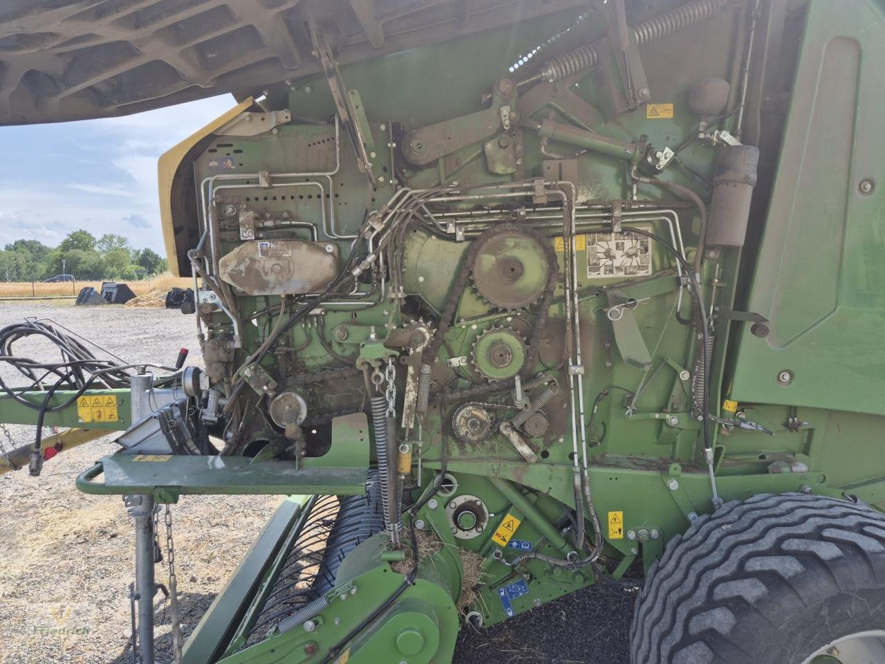 Rundballenpresse типа Krone Comprima V180 XC, Gebrauchtmaschine в Bad Lausick (Фотография 7)