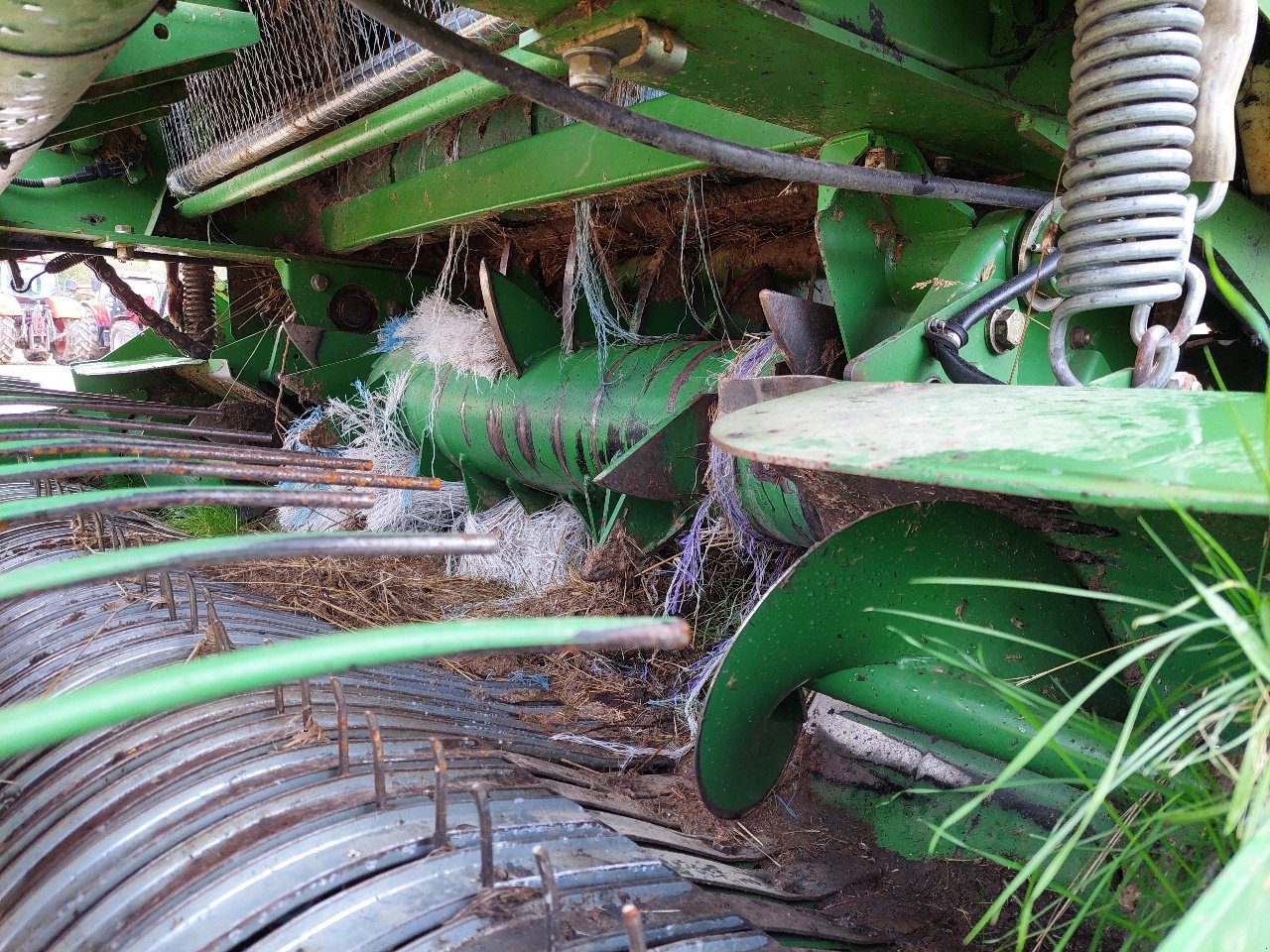 Rundballenpresse des Typs Krone Comprima V180, Gebrauchtmaschine in SAINT LOUP (Bild 5)