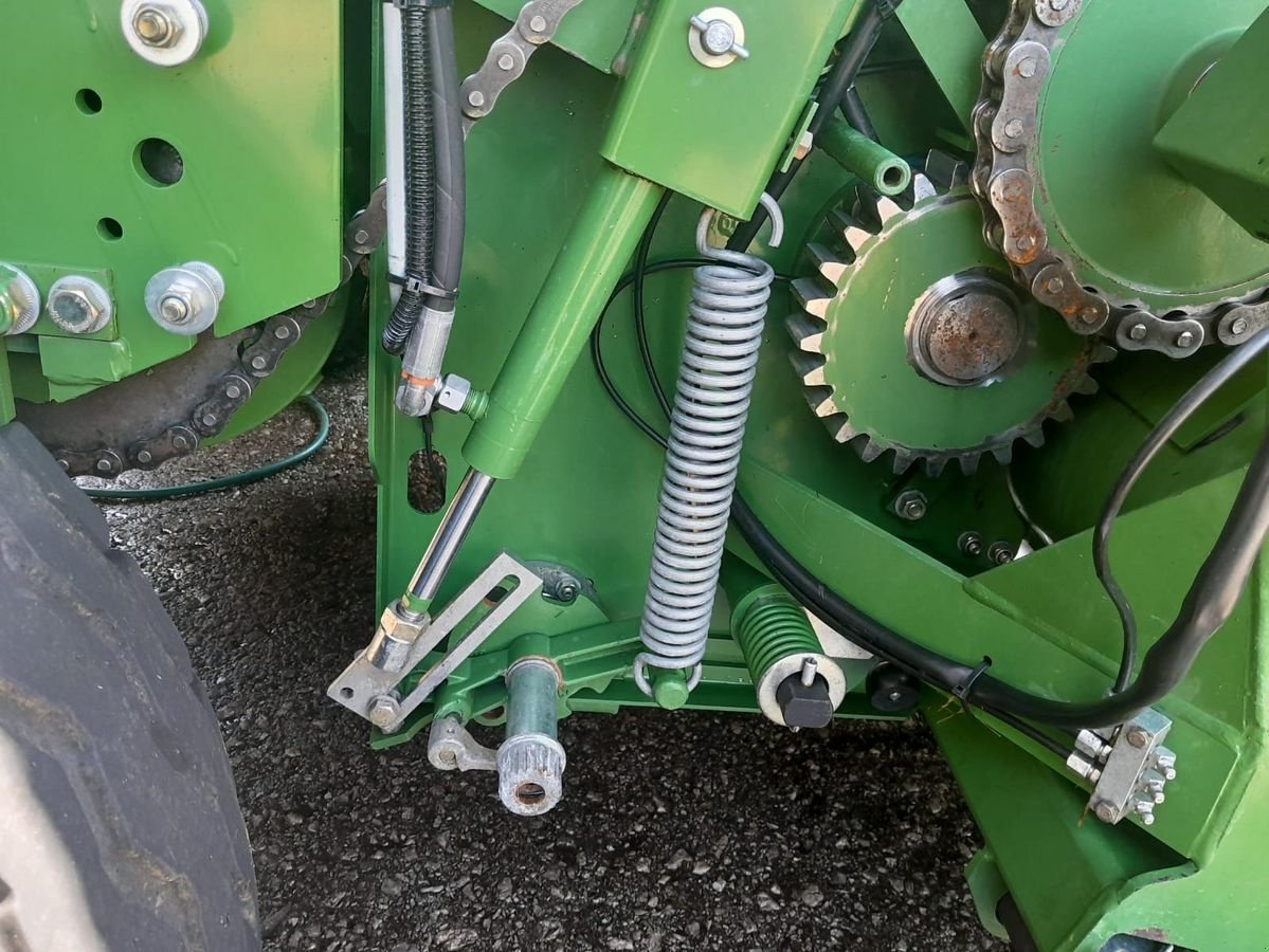 Rundballenpresse типа Krone F 1600 MC, Gebrauchtmaschine в Hopfgarten (Фотография 13)