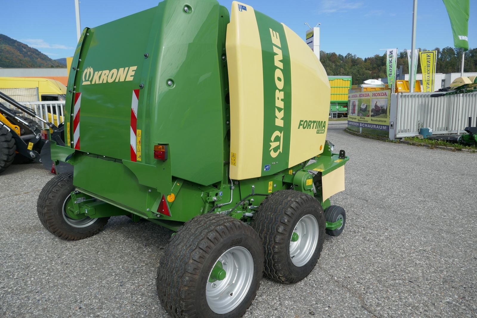 Rundballenpresse Türe ait Krone Fortima F 1250 MC Tandem, Gebrauchtmaschine içinde Villach (resim 4)