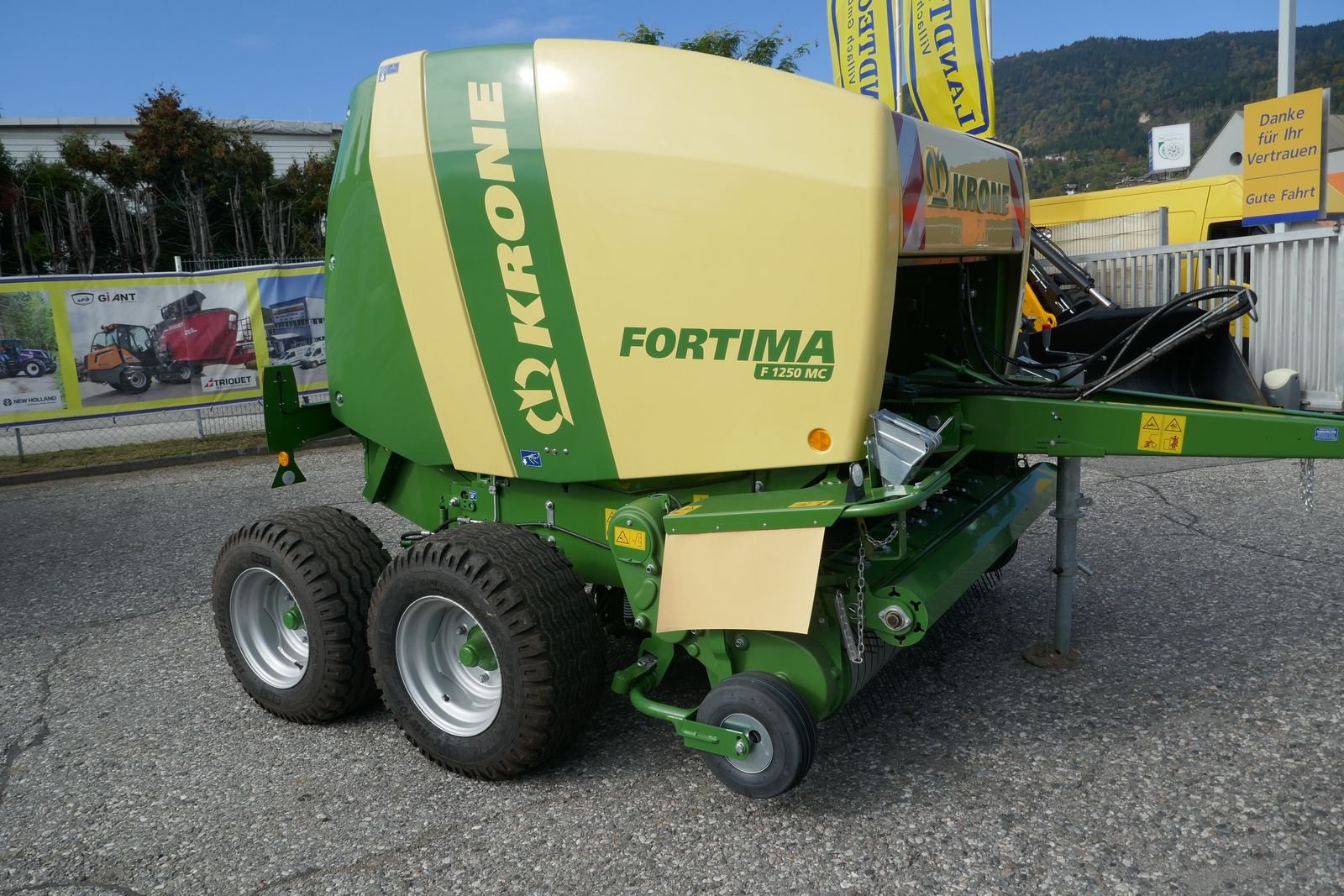 Rundballenpresse Türe ait Krone Fortima F 1250 MC Tandem, Gebrauchtmaschine içinde Villach (resim 2)