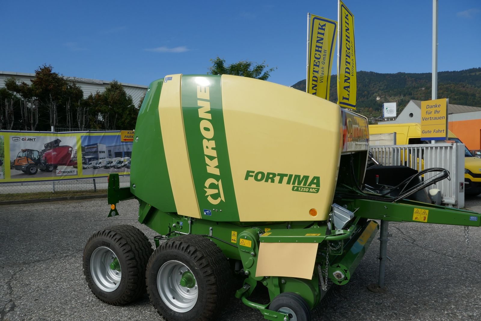 Rundballenpresse Türe ait Krone Fortima F 1250 MC Tandem, Gebrauchtmaschine içinde Villach (resim 1)