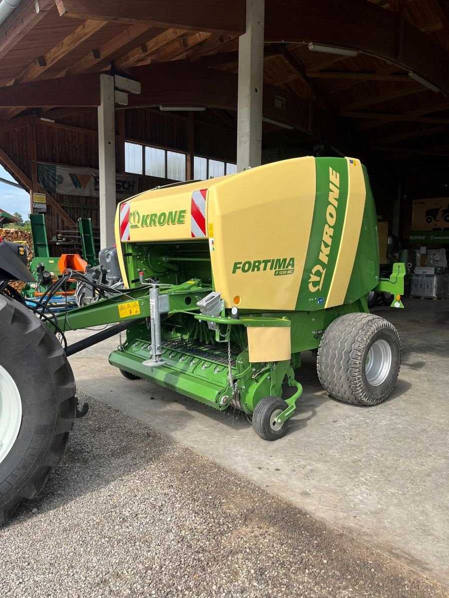 Rundballenpresse типа Krone Fortima F 1250 MC, Gebrauchtmaschine в Epfach  (Фотография 1)
