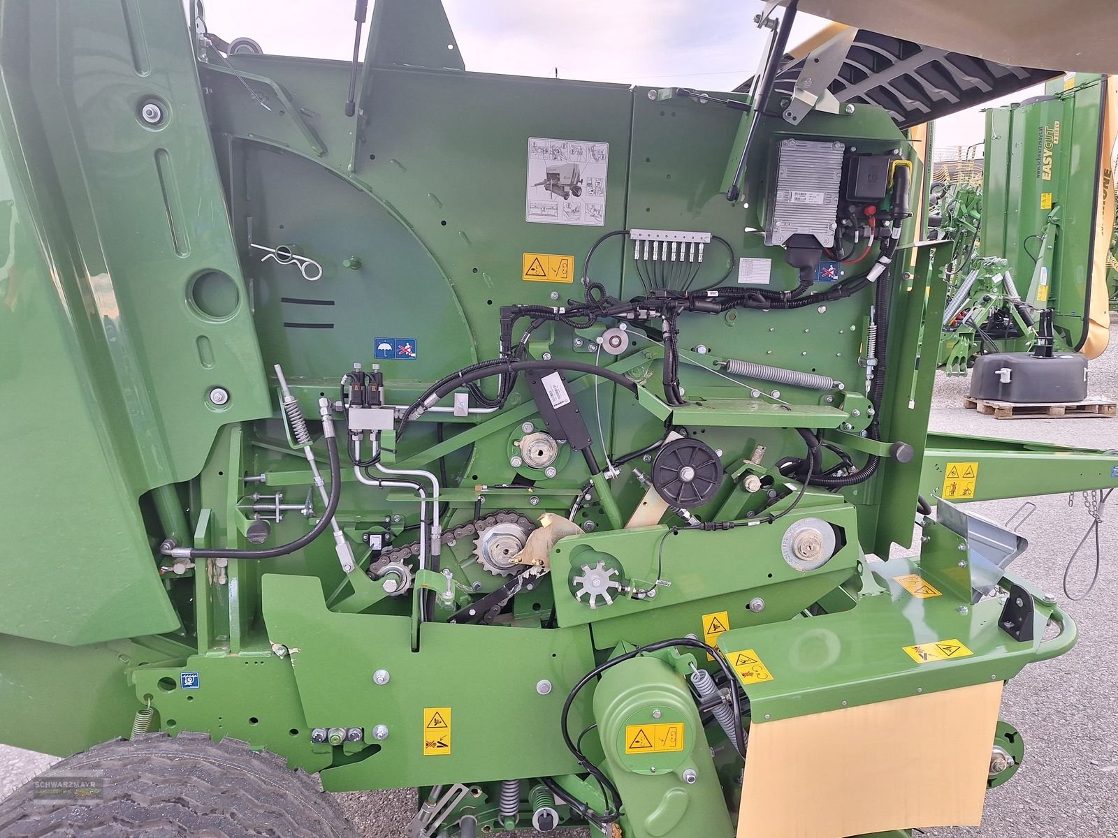 Rundballenpresse des Typs Krone Fortima F 1250 MC, Neumaschine in Gampern (Bild 11)