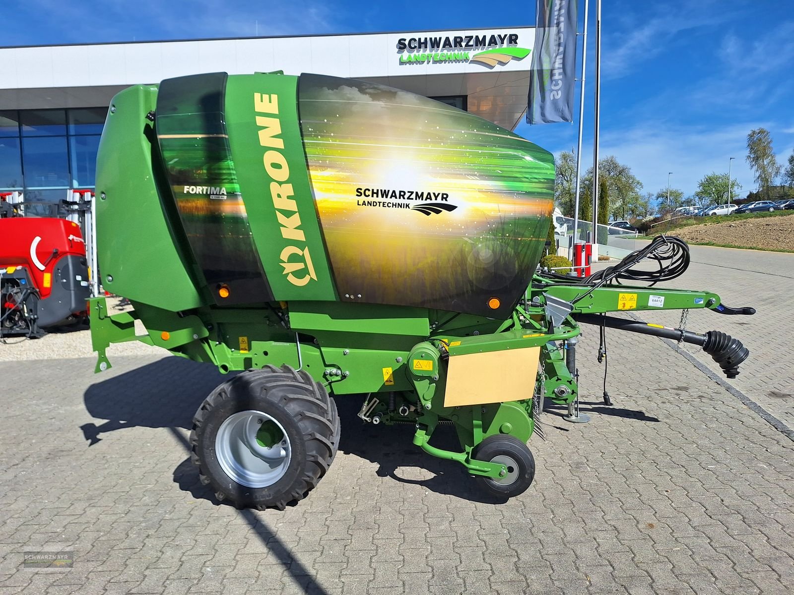 Rundballenpresse des Typs Krone Fortima V 1500 MC, Neumaschine in Aurolzmünster (Bild 1)