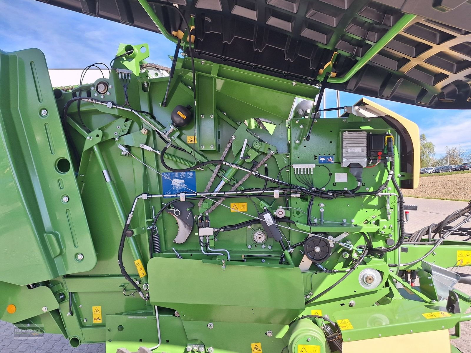 Rundballenpresse des Typs Krone Fortima V 1500 MC, Neumaschine in Aurolzmünster (Bild 15)