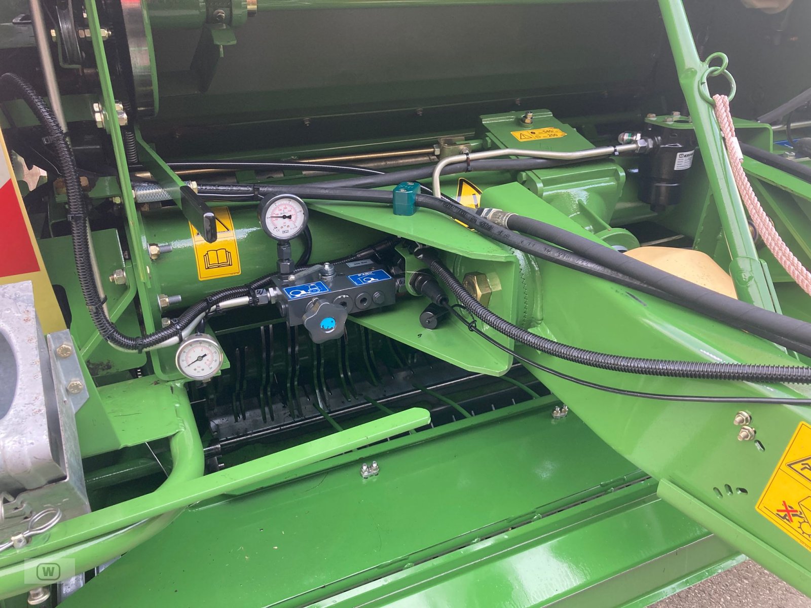 Rundballenpresse des Typs Krone Fortima V 1500 MC, Gebrauchtmaschine in Zell an der Pram (Bild 13)