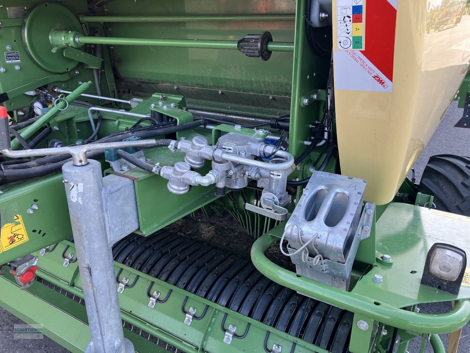 Rundballenpresse des Typs Krone Fortima V 1500 MC, Gebrauchtmaschine in Pettenbach (Bild 11)