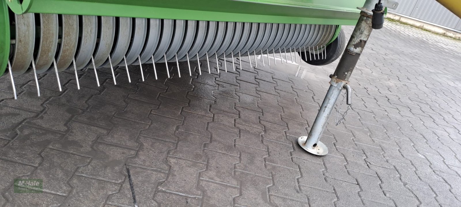 Rundballenpresse van het type Krone Fortima V 1500 MC, Gebrauchtmaschine in Borgholzhausen (Foto 10)