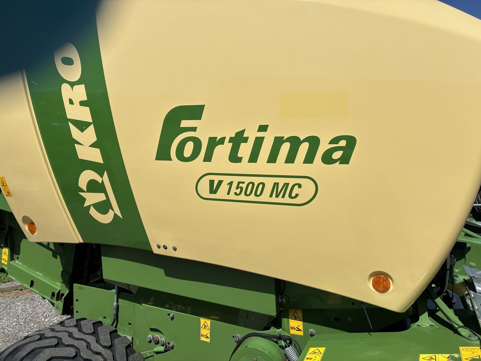 Rundballenpresse Türe ait Krone Fortima V 1500 MC, Gebrauchtmaschine içinde Villach (resim 6)