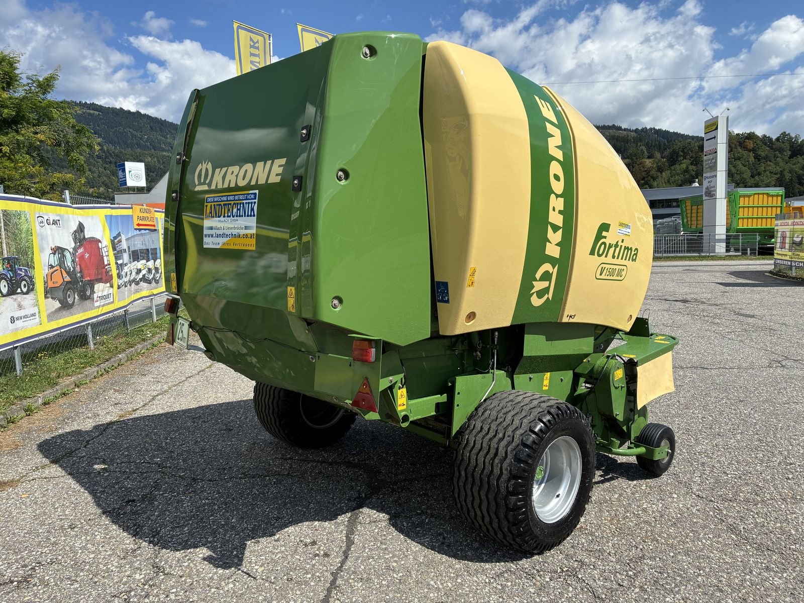 Rundballenpresse des Typs Krone Fortima V 1500 MC, Gebrauchtmaschine in Villach (Bild 3)