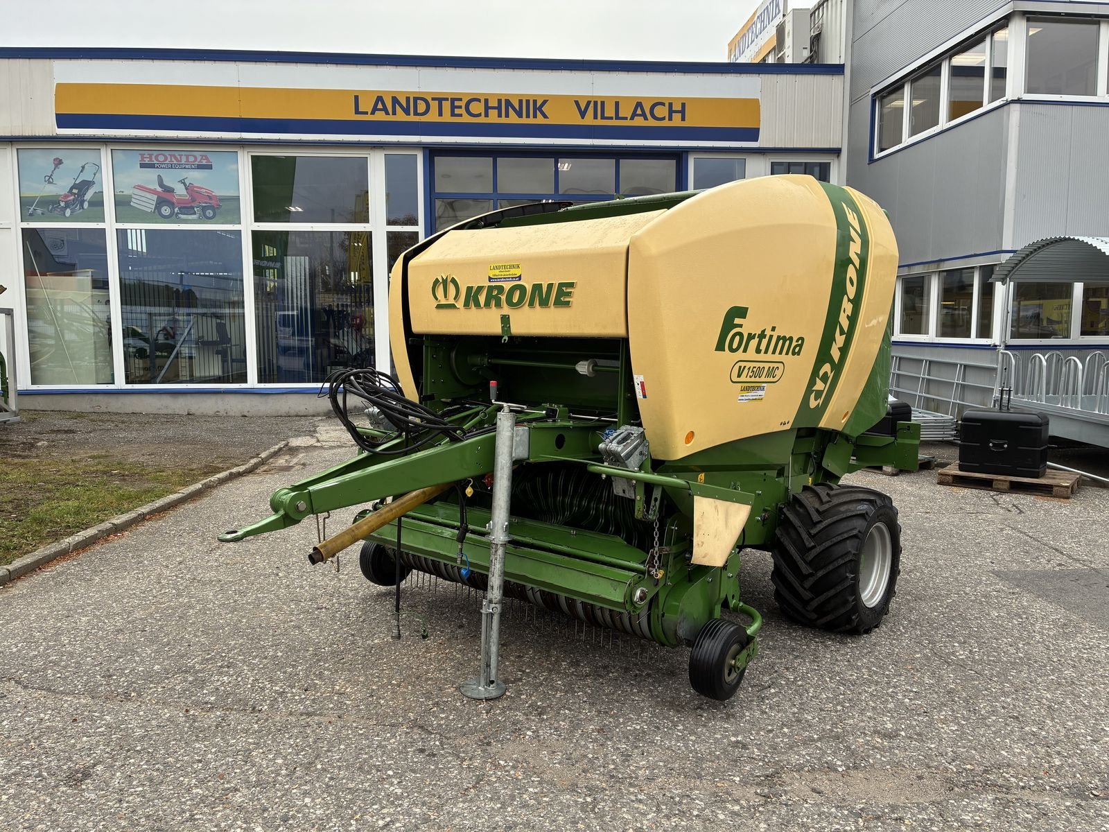 Rundballenpresse des Typs Krone Fortima V 1500 MC, Gebrauchtmaschine in Villach (Bild 1)