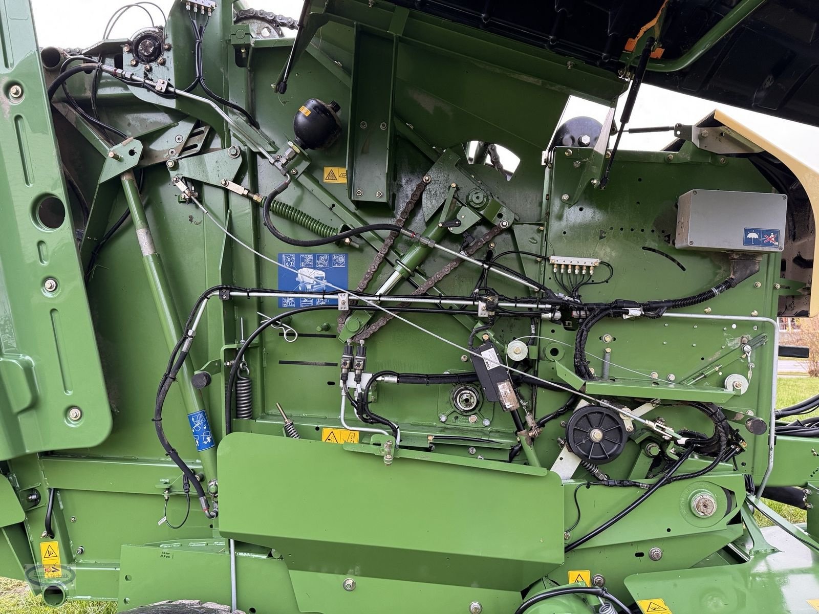 Rundballenpresse des Typs Krone Fortima V 1500 MC, Gebrauchtmaschine in Münzkirchen (Bild 11)