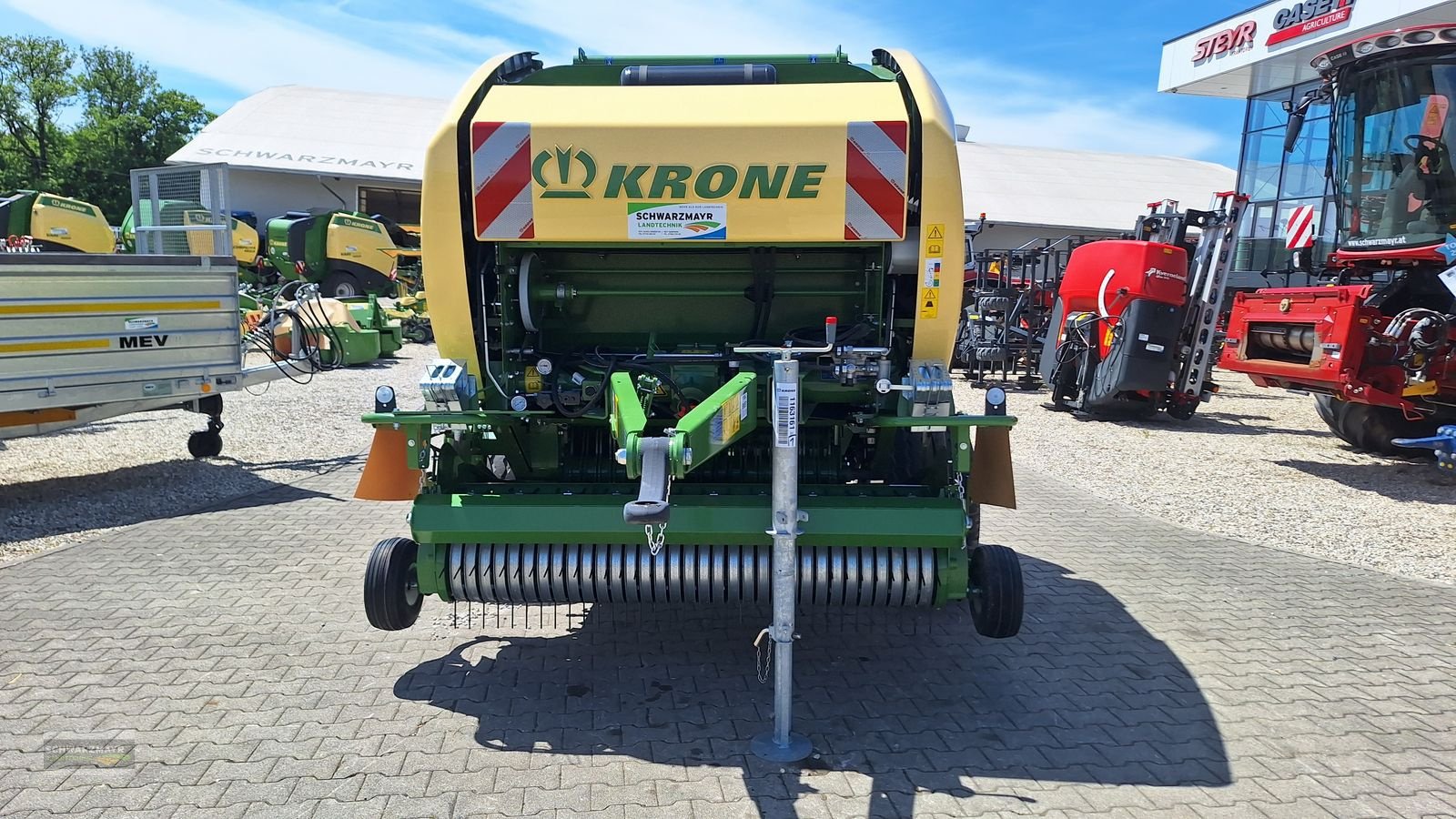 Rundballenpresse des Typs Krone Fortima V 1500 MC, Neumaschine in Gampern (Bild 9)