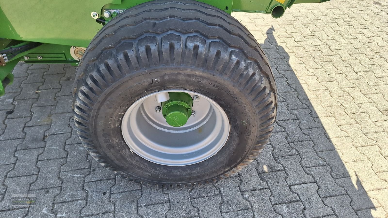 Rundballenpresse des Typs Krone Fortima V 1500 MC, Neumaschine in Gampern (Bild 12)