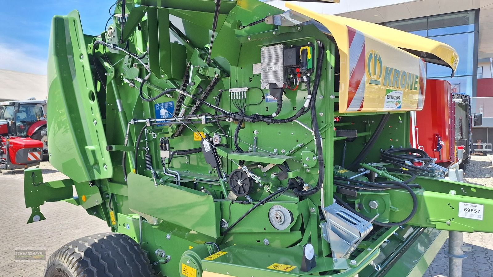 Rundballenpresse des Typs Krone Fortima V 1500 MC, Neumaschine in Gampern (Bild 14)