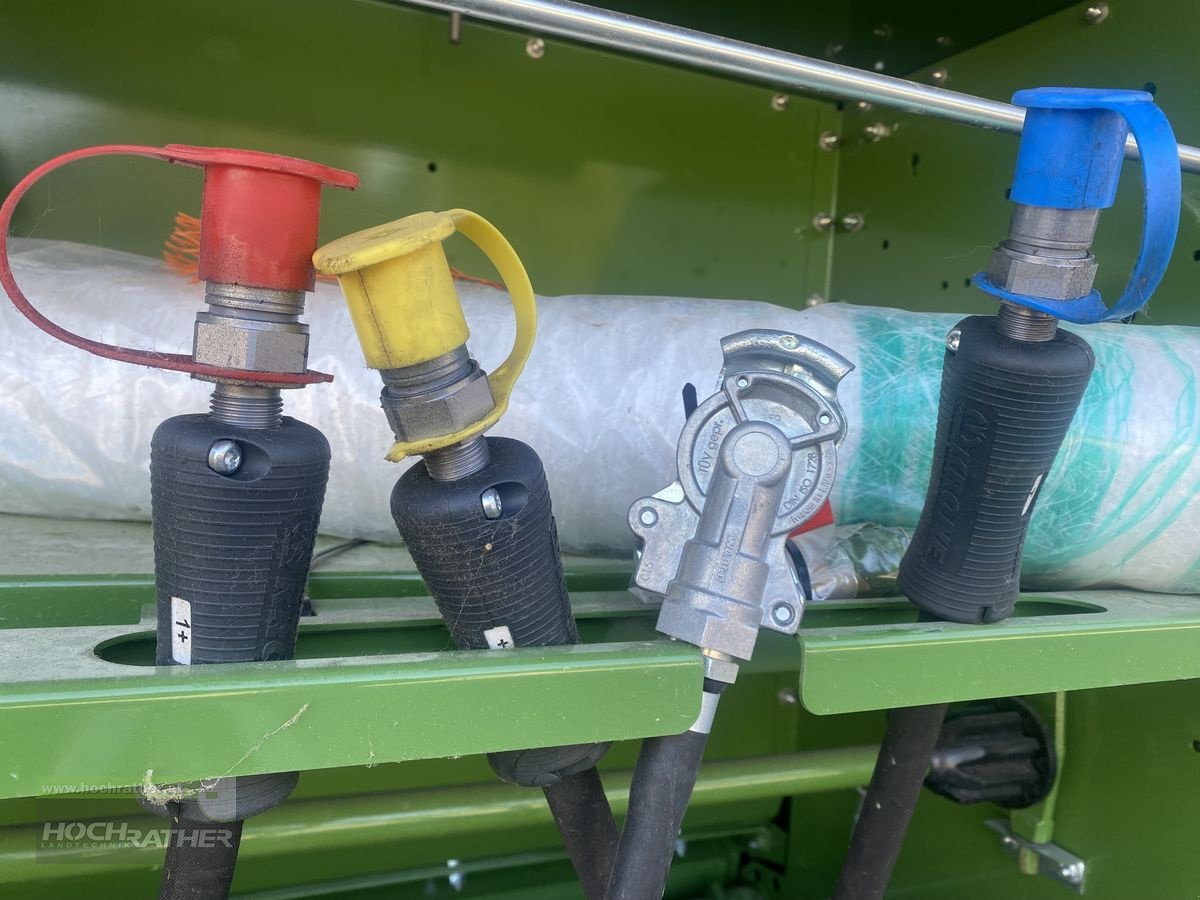 Rundballenpresse des Typs Krone Fortima V 1500 MC, Neumaschine in Kronstorf (Bild 11)