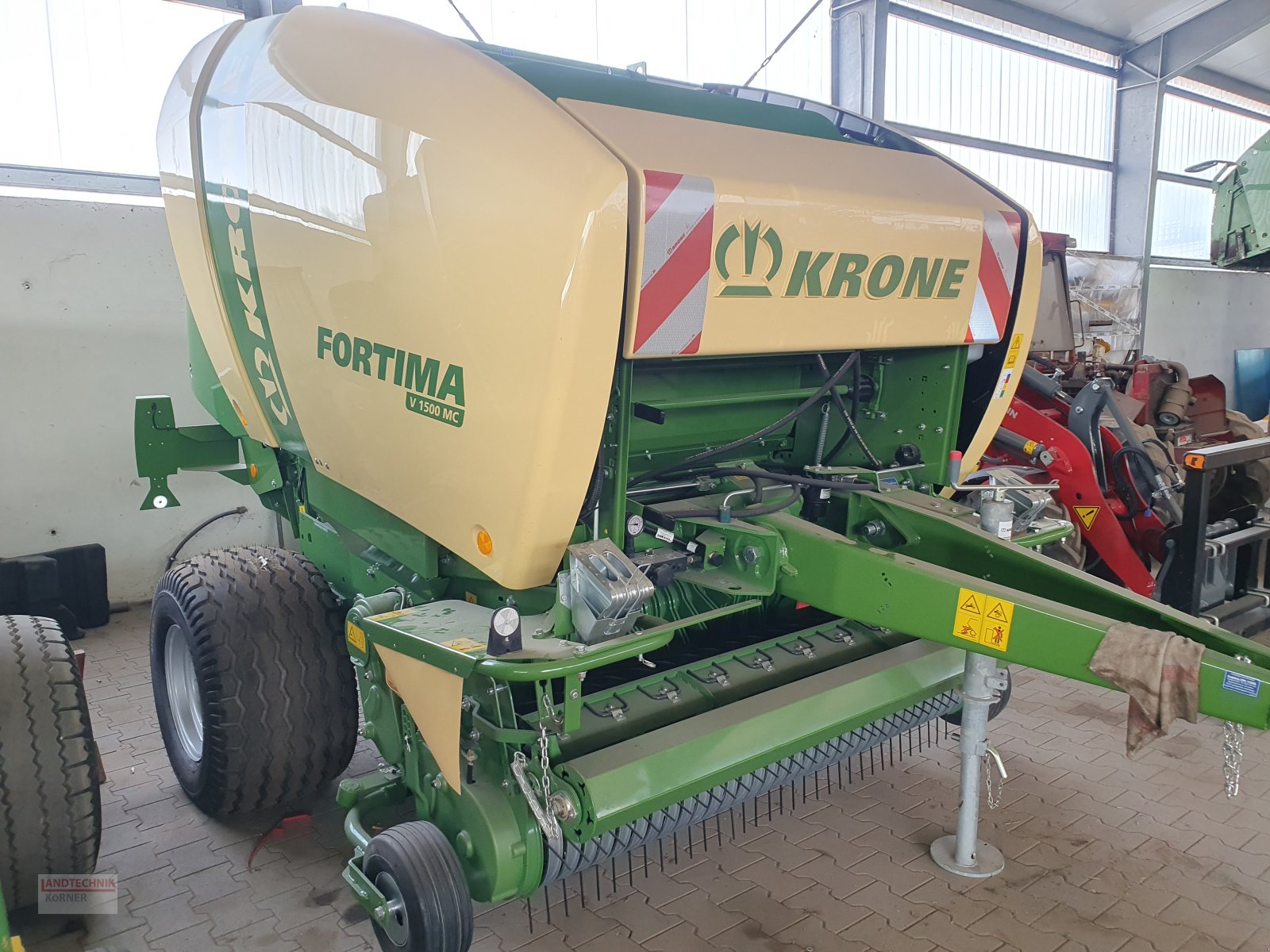 Rundballenpresse des Typs Krone Fortima V 1500 MC, Neumaschine in Kirkel-Altstadt (Bild 3)