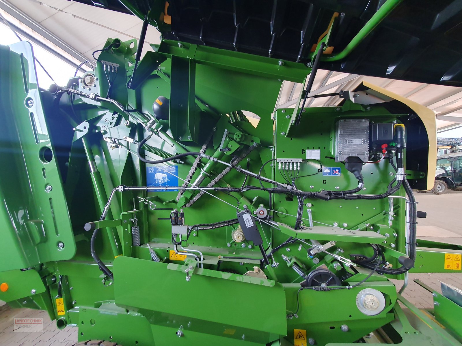 Rundballenpresse des Typs Krone Fortima V 1500 MC, Neumaschine in Kirkel-Altstadt (Bild 5)