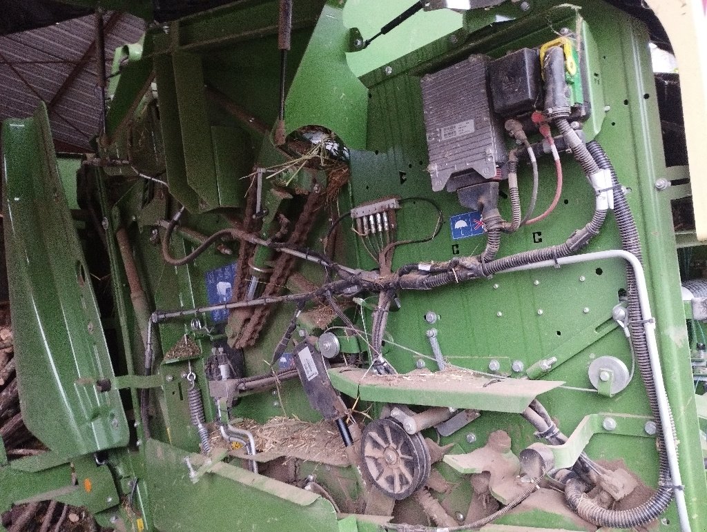 Rundballenpresse typu Krone Fortima v 1500mc, Gebrauchtmaschine v Saint-Rémy (Obrázek 7)