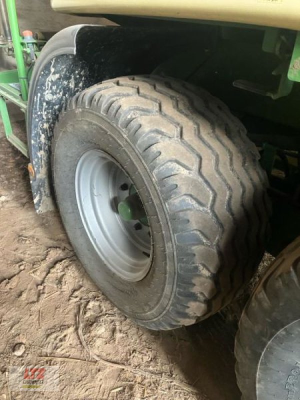 Rundballenpresse tip Krone GEBR. COMPRIMA CV150XC PRESSE, Gebrauchtmaschine in Hartmannsdorf (Poză 4)