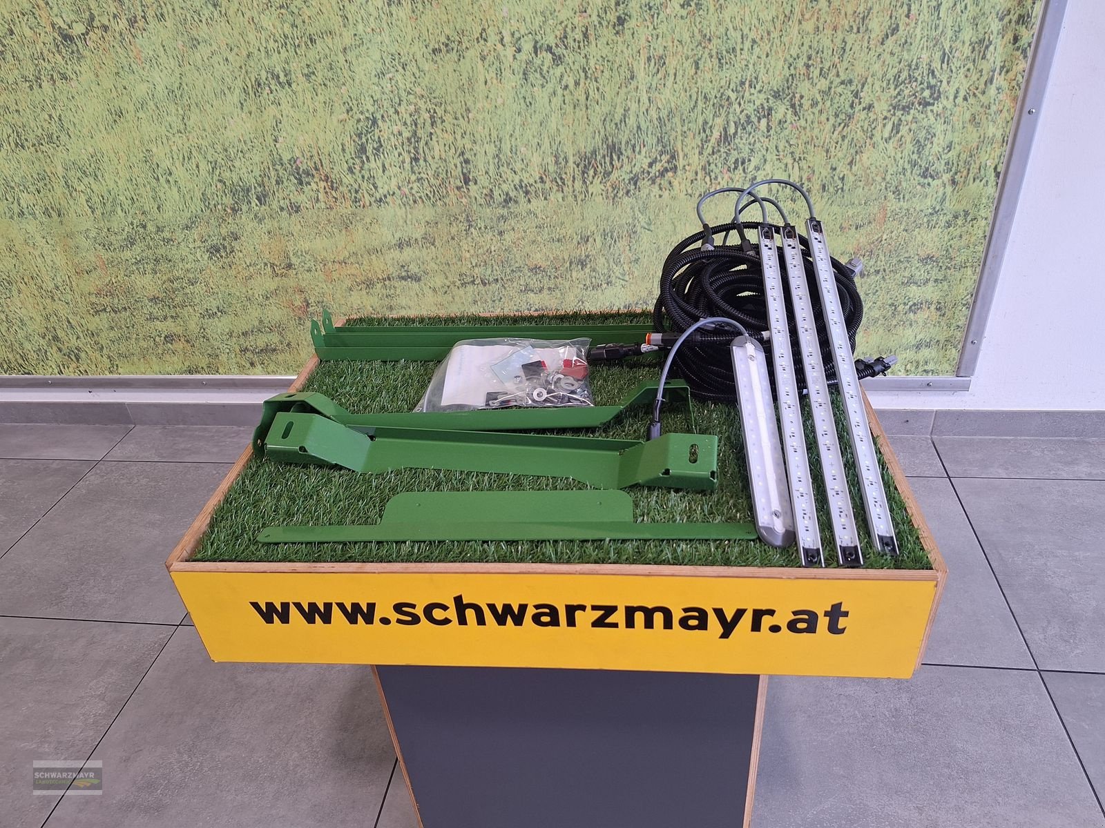 Rundballenpresse des Typs Krone LED Arbeitsbeleuchtung, Neumaschine in Gampern (Bild 1)