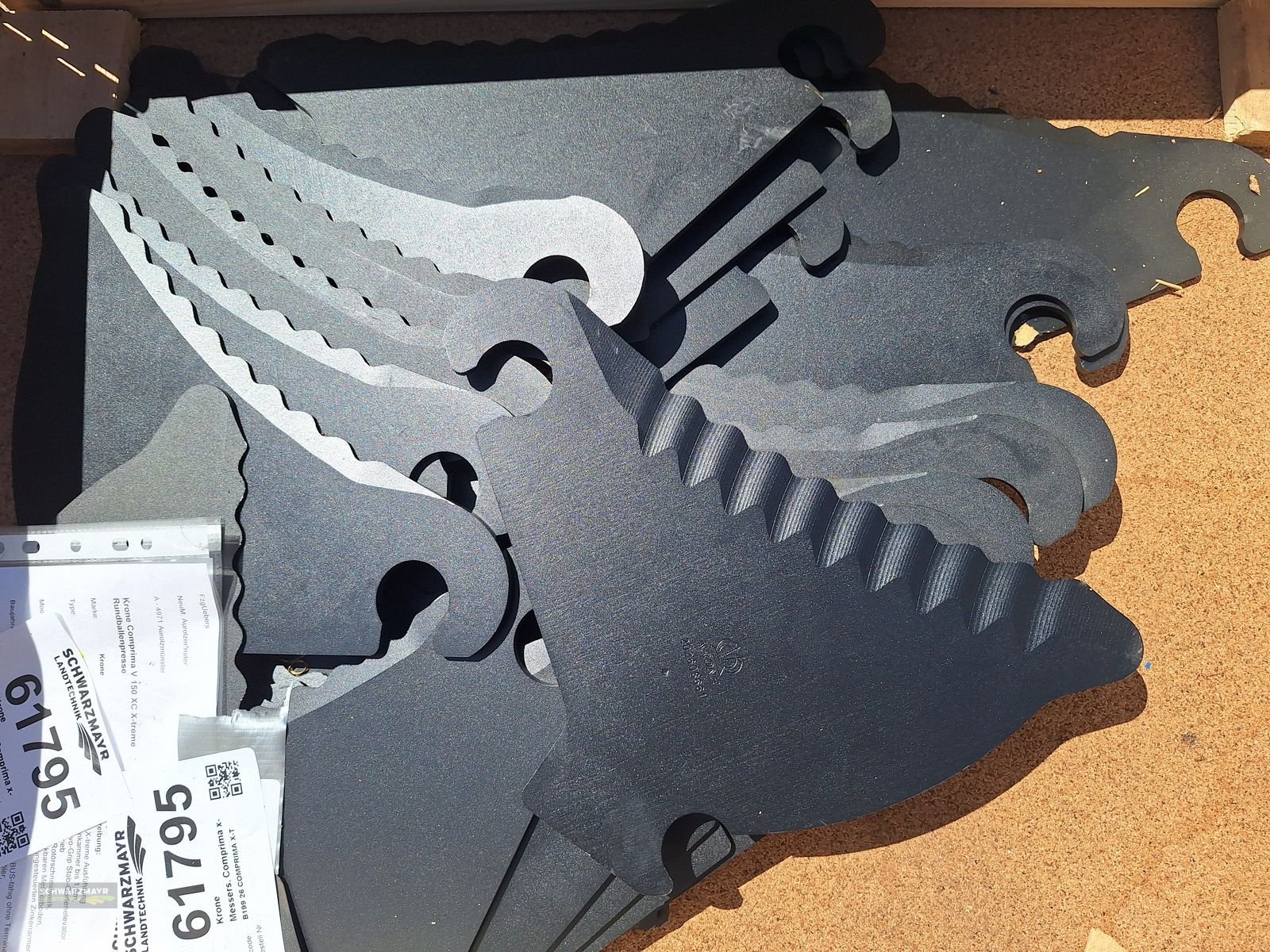 Rundballenpresse of the type Krone Messersatz zu Comprima PLUS, Neumaschine in Aurolzmünster (Picture 7)