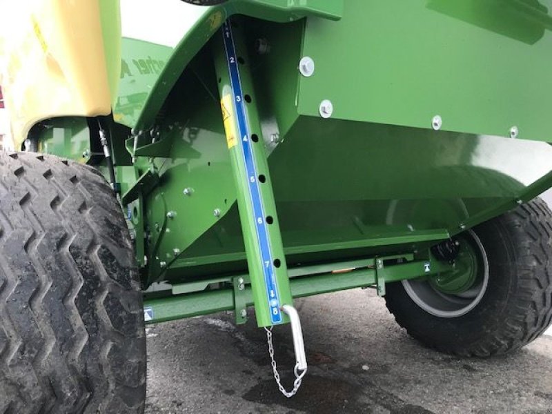 Rundballenpresse des Typs Krone Rundballenpresse Comprima F155XC, Neumaschine in Tamsweg (Bild 11)