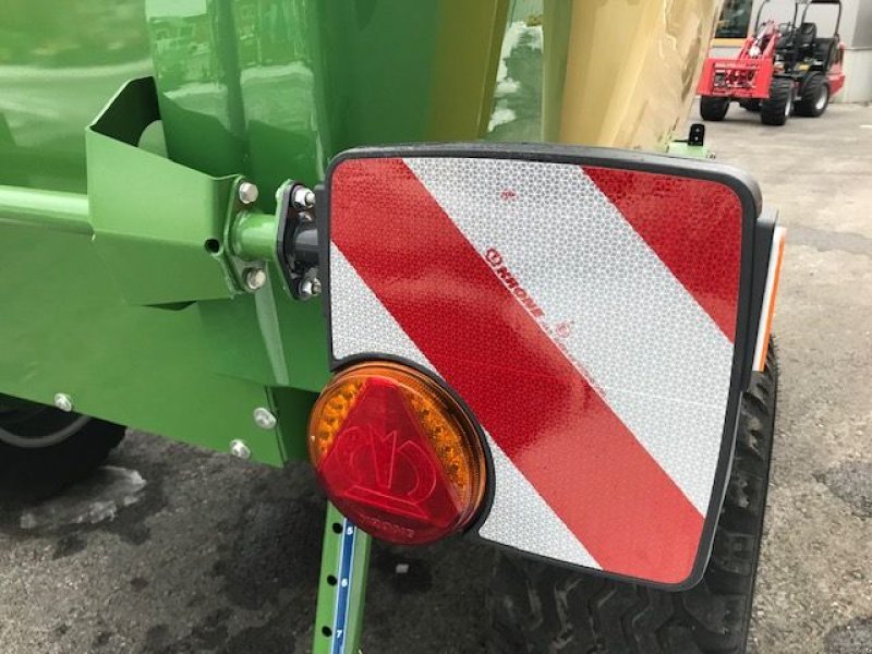 Rundballenpresse des Typs Krone Rundballenpresse Comprima F155XC, Neumaschine in Tamsweg (Bild 12)